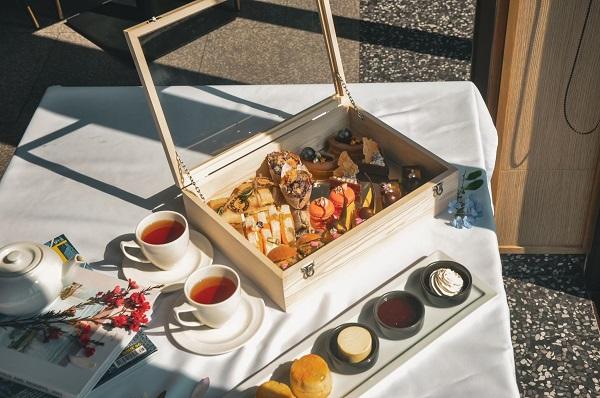 RIVA'S AFTERNOON TEA SET Riva Surya Bangkok Hotel