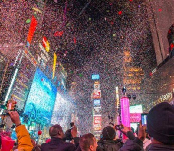 New year's traditions around the world! โรงแรม ริว่า เซอย่า กรุงเทพฯ กรุงเทพมหานคร