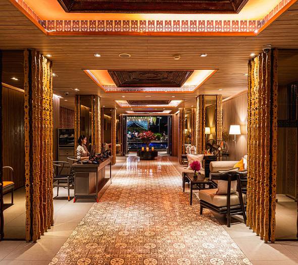 24-hour reception Riva Surya Bangkok Hotel