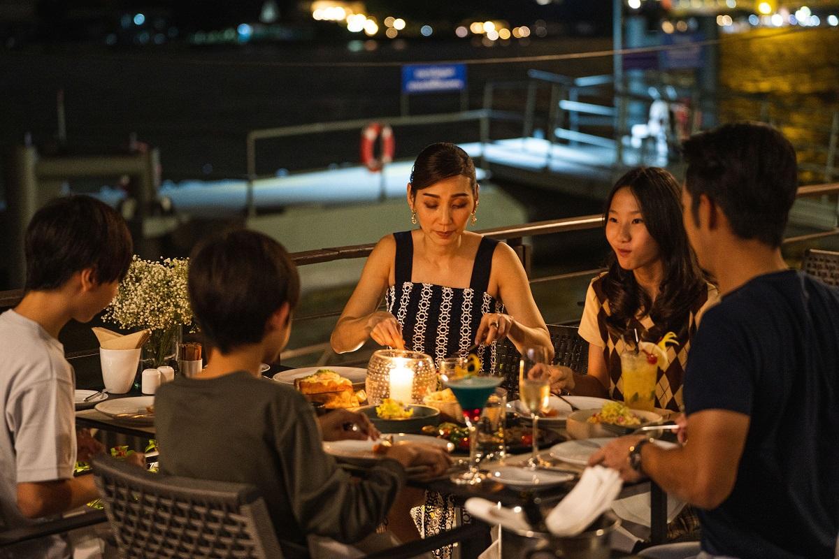 บาร์ริเวอร์ไซด์ โรงแรม ริว่า เซอร์ย่า กรุงเทพฯ กรุงเทพมหานคร