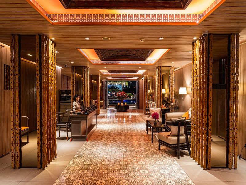 24-hour Reception Riva Surya Bangkok Hotel