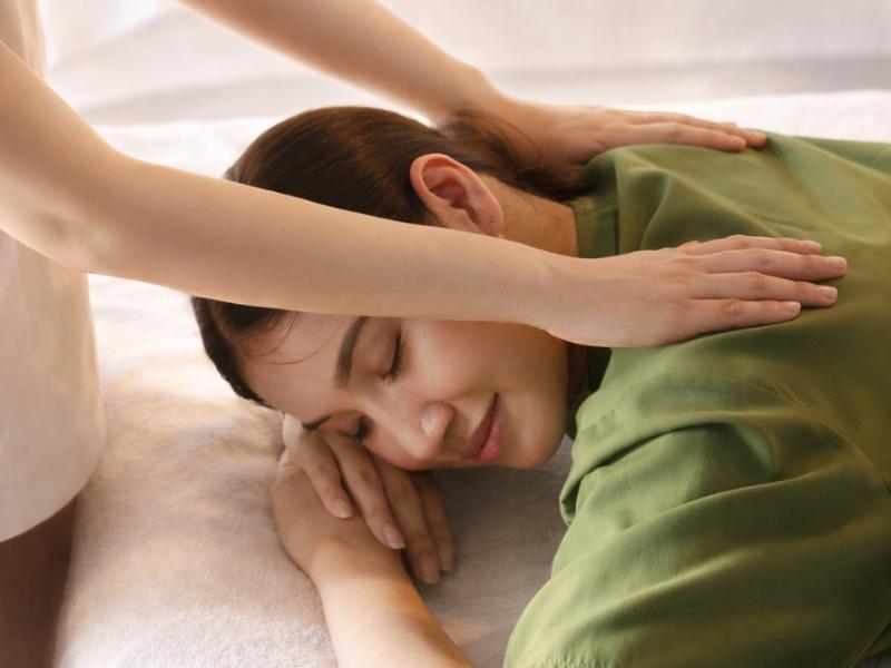 MASSAGE THERAPY Riva Surya Bangkok Hotel