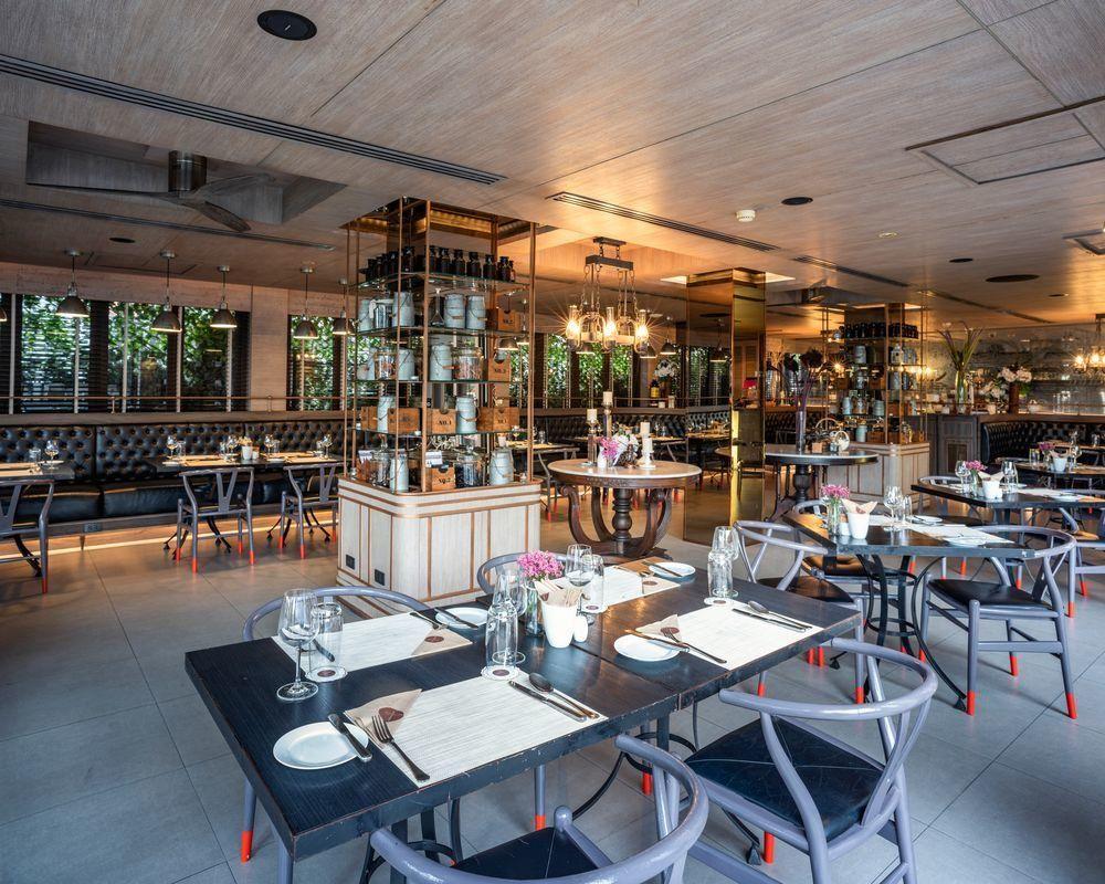 ร้านอาหารบับเบิล แอนด์ กริลล์ โรงแรม ริว่า เซอร์ย่า กรุงเทพฯ กรุงเทพมหานคร