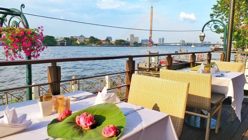 พื้นที่หน้าแม่น้ำ โรงแรม ริว่า เซอร์ย่า กรุงเทพฯ กรุงเทพมหานคร